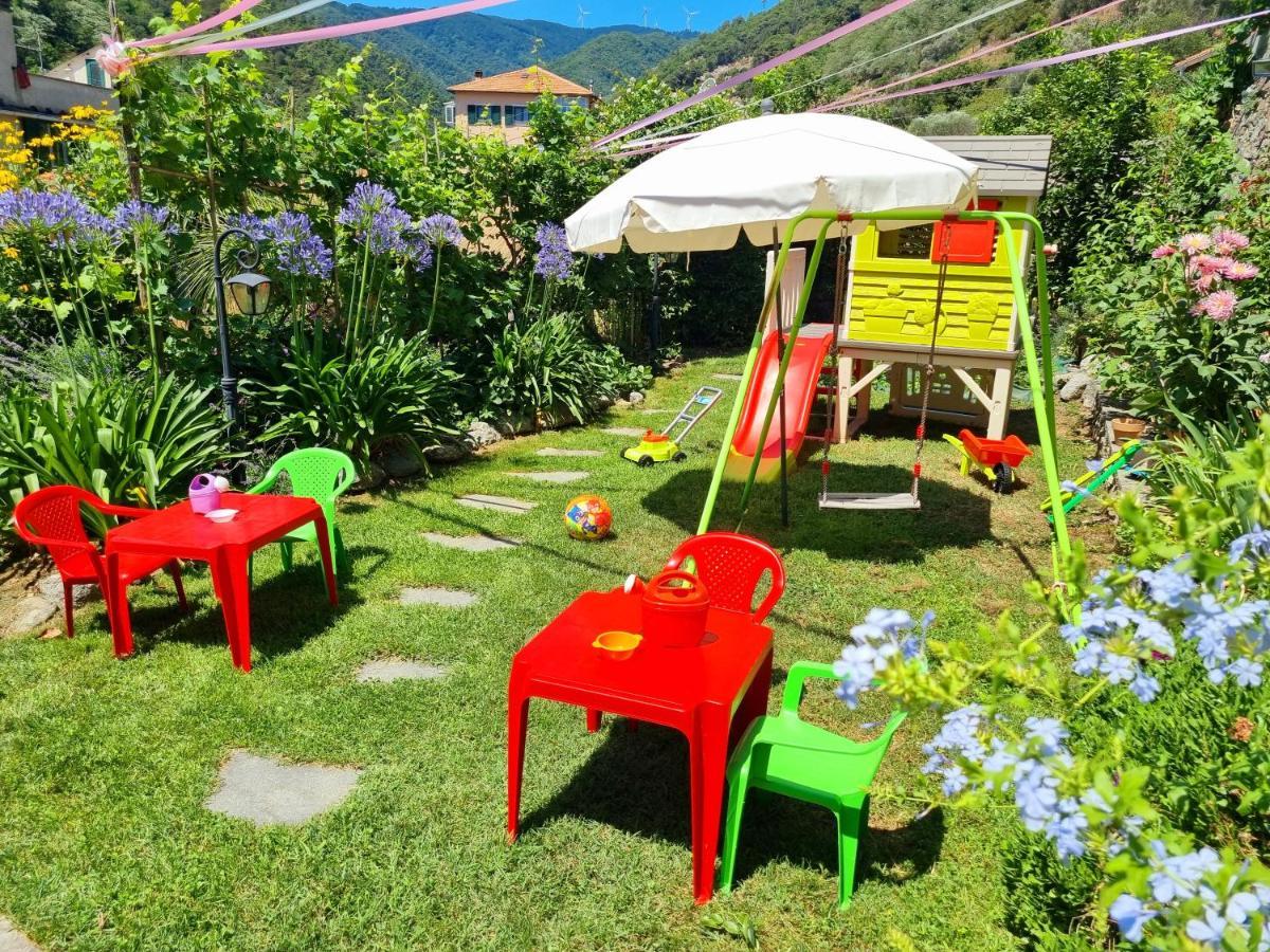 Casa Vacanze Family Albisola Superiore Exterior foto
